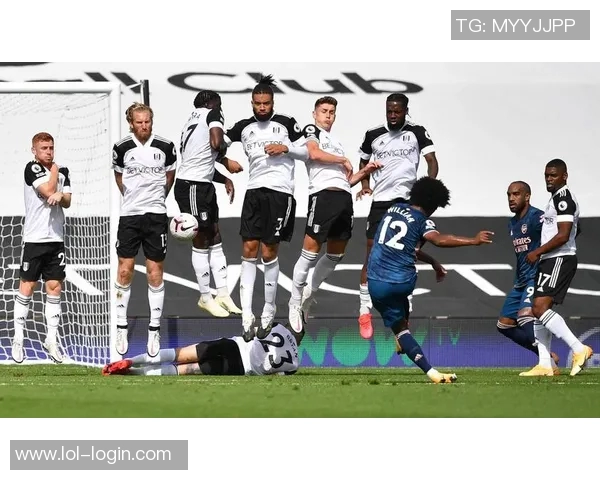 曼联友谊赛大胜曼城四球横扫全场引发热烈讨论与焦点分析