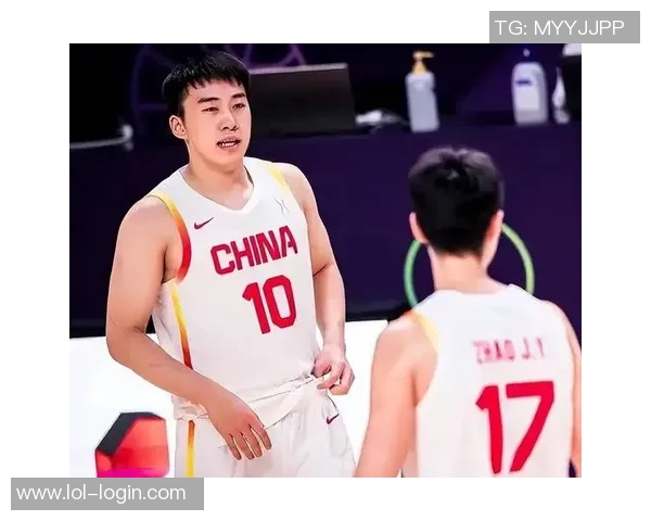 姚明与儿子携手登台展现父子情深共同传承篮球梦想