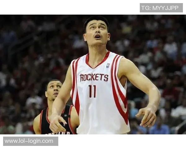 姚明小生活：从篮球巨星到家庭温暖的平凡日常探索