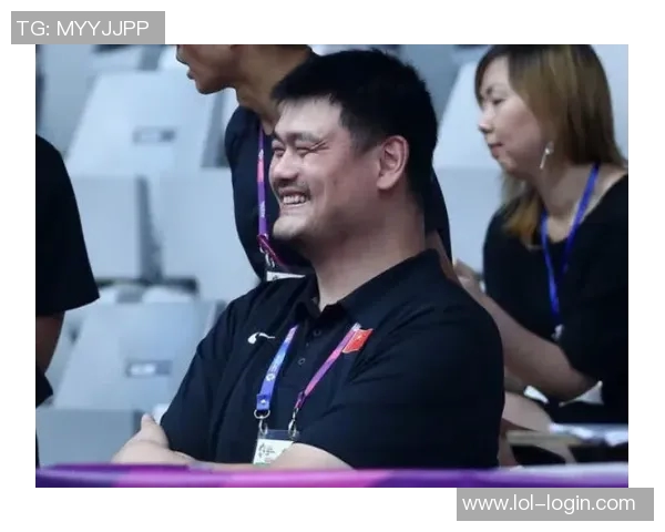 姚明颁奖现场趣事连连引发观众捧腹大笑的搞笑瞬间回顾