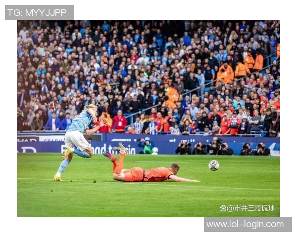 中超赛场冷门再现里昂与曼城激战成和帽子戏法引发全场热潮