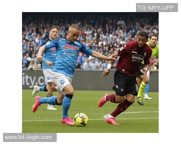 意甲精彩对决那不勒斯与多特蒙德战成平局绝杀瞬间点燃全场激情 意甲精彩对决那不勒斯与多特蒙德战成平局绝杀瞬间点燃全场激情