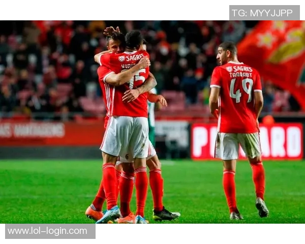 欧冠激战:AC米兰力克本菲卡全场沸腾瞬间回顾 欧冠激战:AC米兰力克本菲卡全场沸腾瞬间回顾