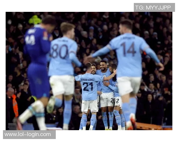 足总杯激战曼城与里昂平局点球大战精彩瞬间引发全场沸腾 足总杯激战曼城与里昂平局点球大战精彩瞬间引发全场沸腾